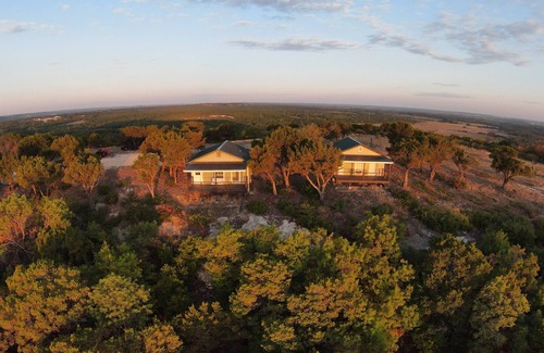 Nemo Cabin | Adorable Mesa Top Cabin (South Cabin)