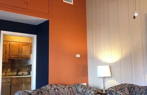 Carrollton Cottage | ADORABLE PRIVATE COTTAGE