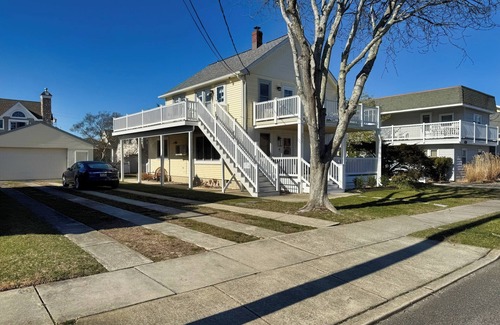 Stone Harbor Condo | Adorable Second Story condo near the Beach and Heart of Stone Harbor!