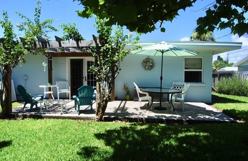 Ormond-by-the-Sea House | Adorable Surf Side Cottage