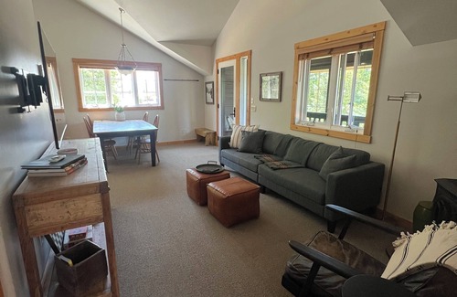 South Park Apartment | Adventure All Day, Relax All Night in this cozy two bedroom.
