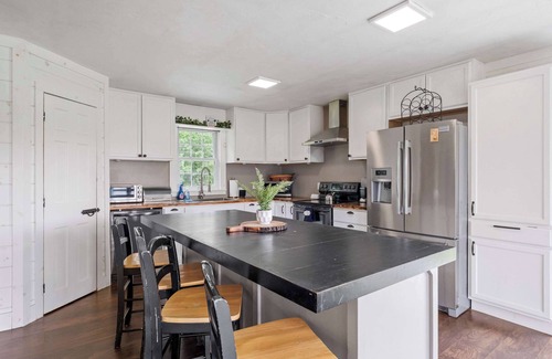 East Andover House | Adventure Basecamp | Hot Tub + Lake Access