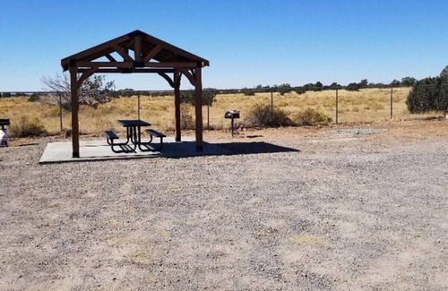 Valle Cottage | Adventure Stay! 20 Min to South Rim|King+Loft, No Kitchen