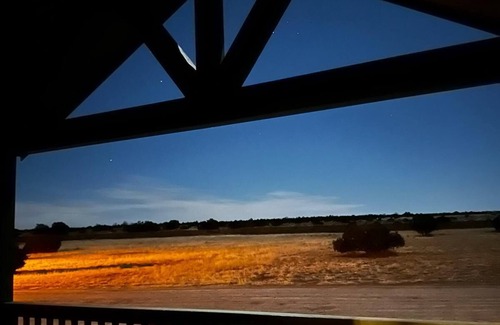Valle Cottage | Adventure Stay! 20 Min to South Rim|King+Loft, No Kitchen