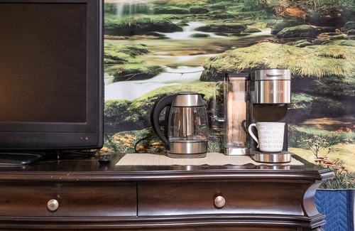 Idaho Springs Apartment | Adventures at Angel's Landing await you! Apartment in large mountain home for 3.