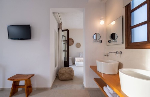 Naousa Hotel | Aella Residence