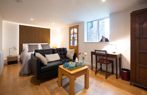 Winchester Apartment | Aethelred Annexe - New Build with Full Amenities