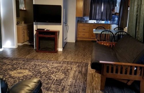 Yuma House | Affordable 2 Bedroom River Cabin, Martinez Lake