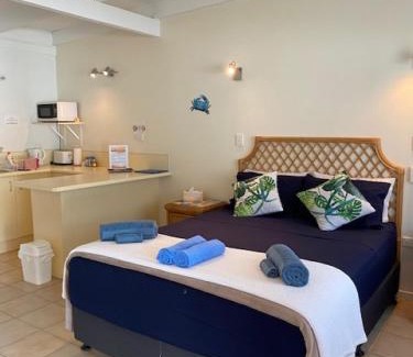 Nelly Bay Apartment | AFFORDABLE ISLAND ESCAPE! Queen Studio, Nelly Bay