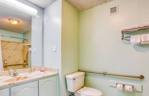 South Tulsa Hotel | Affordable King Bed Stay Close to Mohawk Park Fun – Only 11 Miles Out