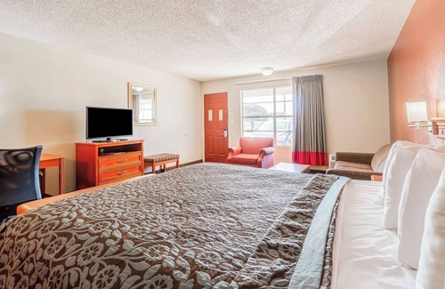 Vernon Hotel | Affordable Pet-Friendly Stay Along Hwy 287 – Ideal for Business and Leisure