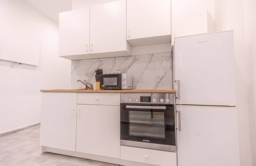 Funfhaus Apartment | Affordable Room for 4P | 10 Min from Westbahnhof