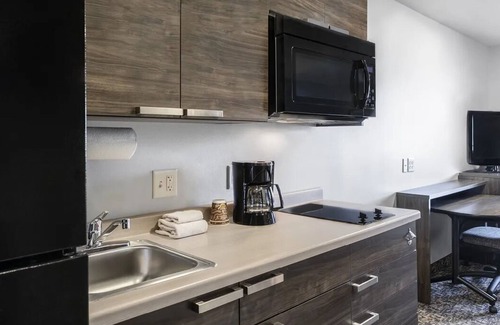 Tucson House | Affordable Room with Full Kitchen for Extended Stay Comfort, Pet-Friendly