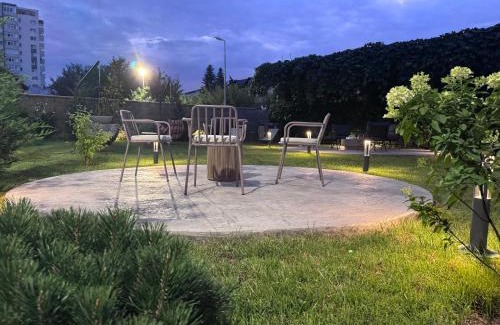 Scheia Apartment | AFI Apartments with GARDEN and FREE PARKING