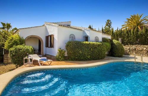 Javea Ski Chalet | Agradable Villa con Piscina