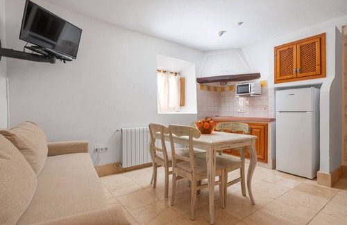 Vilafranca de Bonany Cabin | Agritourism SA Franquesa Vella