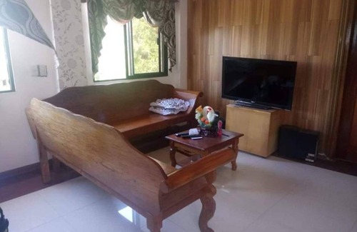 Coron Town Proper Cabin | Aguinaldos Home-Stay n3 storey bldg located in town proper, walking distance.
