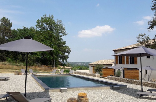 Laval-Saint-Roman Apartment | AIGUEZE, Gite N°2 Air-conditioned with swimming pool