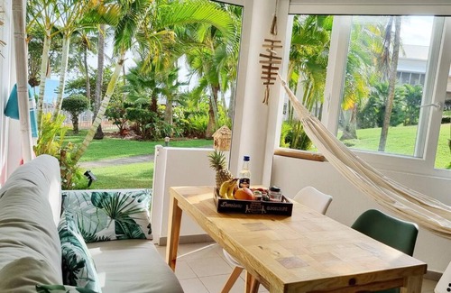 Pointe de la verdure Apartment | "Aimé Gwada", appartement à 40m de la plage, Rez-de-jardin tropical