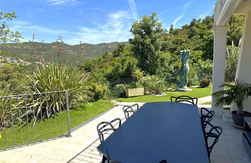 La Londe-les-Maures House | Air-conditioned Villa for 8 Guests with pool in the Domaine de Valcros