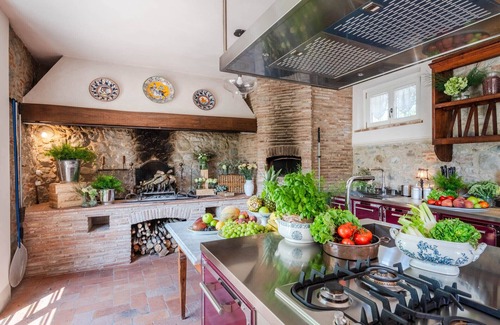 Capannori Villa | Air Conditioned 10 Bedrooms Luxury Villa and Pool in Lucca