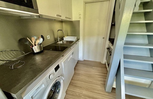 Le Lavandou Villa | Air-Conditioned Mazet with Parking and Pool