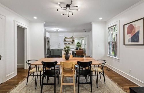 Edgewood House | Airbnb.com/p/DesignedByDom - Over 425 Reviews