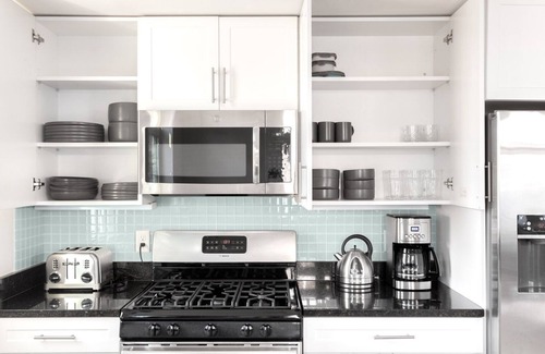 North Cambridge Apartment | Airy Porter Square 2BR w/W/D, Elevator, by Davis Station