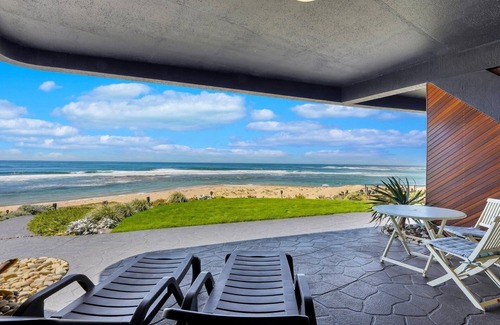 Blue Bay Apartment | AL MARE SEAHORSE | Beachfront retreat | Accom Holidays