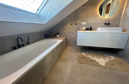 Frommern Apartment | Alb Apartment - cozy apartment with balcony