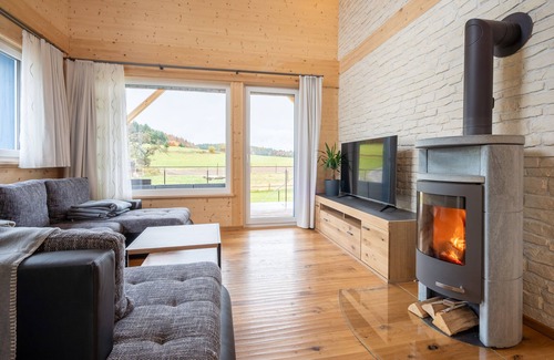 Gemarkung Oberdigisheim Ski Chalet | Alb Chalet: Detached vacation home with whirlpool, infrared cabin and wood-burning stove