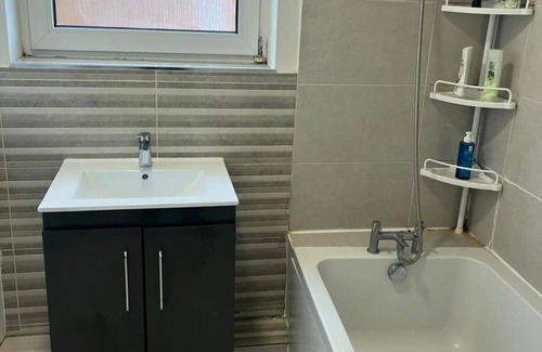Watford Apartment | Albans Road Apartment - 4 Bedroom Luxury Stay