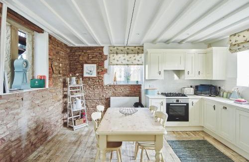Pudleston House | Albert Lodge