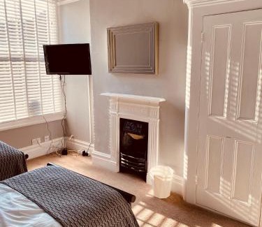 Worthing Apartment | Alexandra Beach Haven - with parking