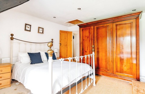 Kingsbridge Other | Alfresco Family Farmhouse with Sauna, Hot Tubs and Wild Swim Adventure