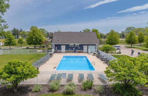 South Haven House | All In at Trailside - Community Pool Fire Pit Game Room Nature Trails