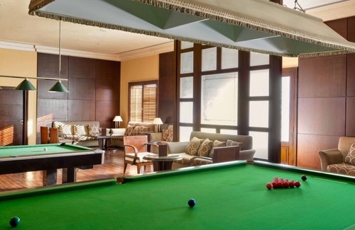 El Quseir Hotel | All-Inclusive Coastal Stay | 4 Rooms, Dive Reefs, Pool, Dining Options & Games