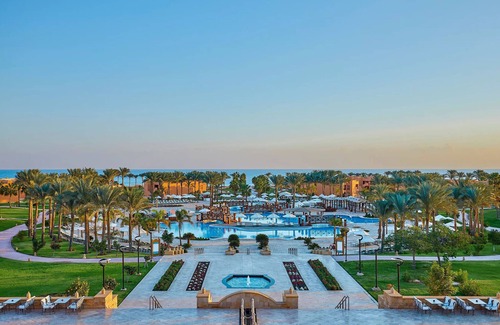 El Quseir Hotel | All-Inclusive Coastal Stay | 4 Rooms, Dive Reefs, Pool, Dining Options & Games