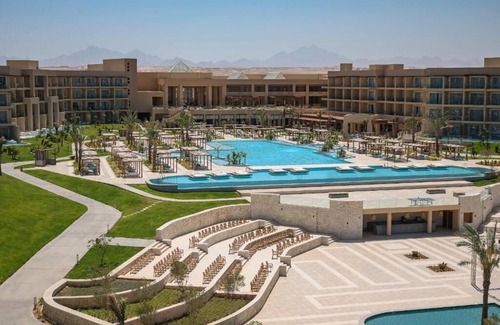 Sahl Hasheeh Resort | All-Inclusive Stay: 3 Family Rooms, Heated Pools, Game Room, Spa & Aquapark Fun
