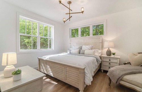 Frankfort Cottage | All-new Crystal Lake Modern Lakefront Cottage