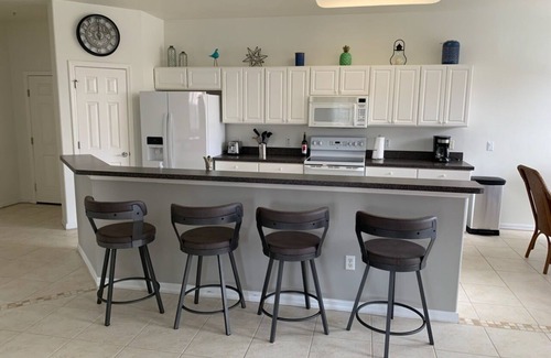 Majestic Palms Condo | All new, Updated 3rd Floor Condo overlooking pool