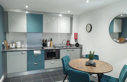 Newcastle-upon-Tyne Apartment | All Saints Apartments - By Week2Week