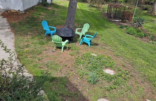 Rock Hall House | All the comforts of home within a 3 Min. walk to the Bay, Restaurants Marinas.