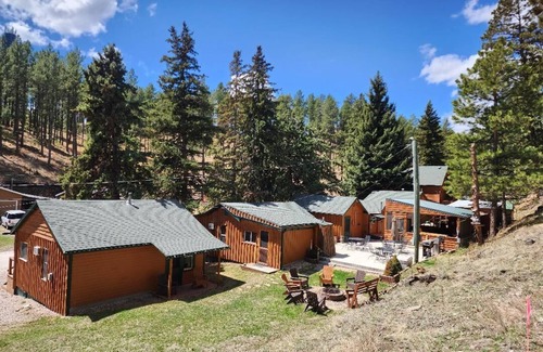 Hill City Hotel | Allen Gulch Cabins is the perfect location to stay and explore the Black Hills!