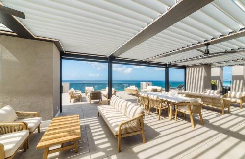 Brighton House | Allure 502, Beachfront Penthouse by ZenBreak