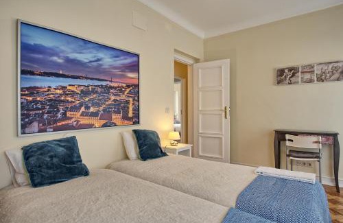 Sao Jorge de Arroios Apartment | Almirante Top Floor/Almirante Reis Avenue