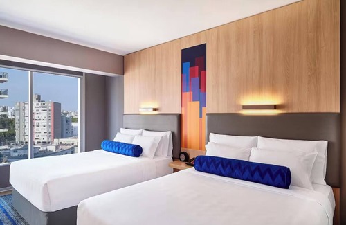 Leuro Hotel | Aloft Lima Miraflores l Breezy 2 Queens l Pet-friendly Hotel w/Indoor Pool