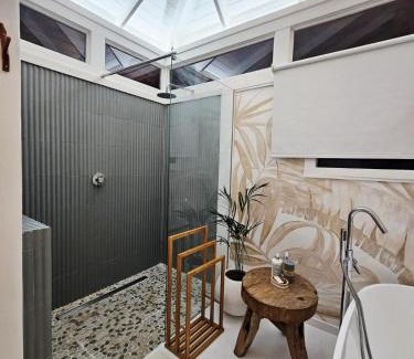 Chaimite House | Aloha 28