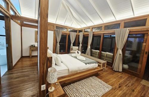 Chaimite House | Aloha 28