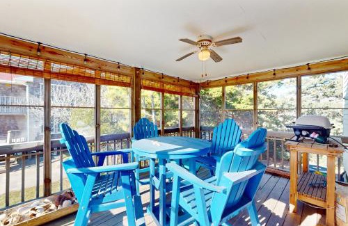 Avon House | Aloha Banks